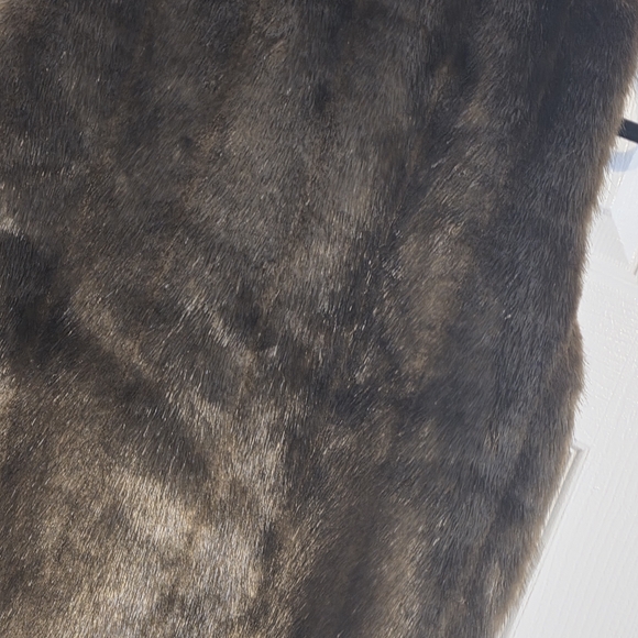 Jones New York Faux Fur Vest in Brown and Black - Picture 6 of 6